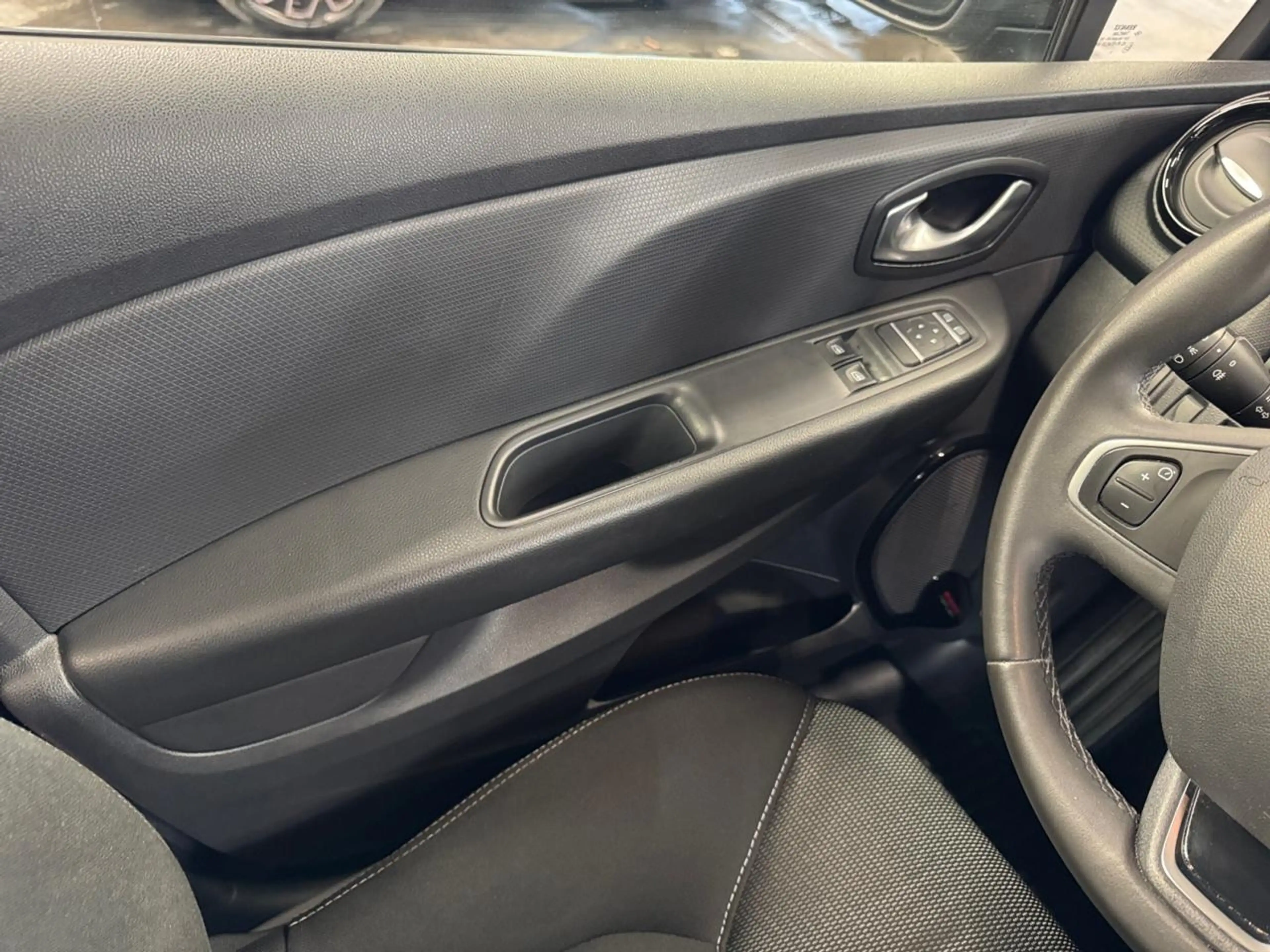 Renault Clio Clio 0.9 TCe Zen (EU6c) — photo 15