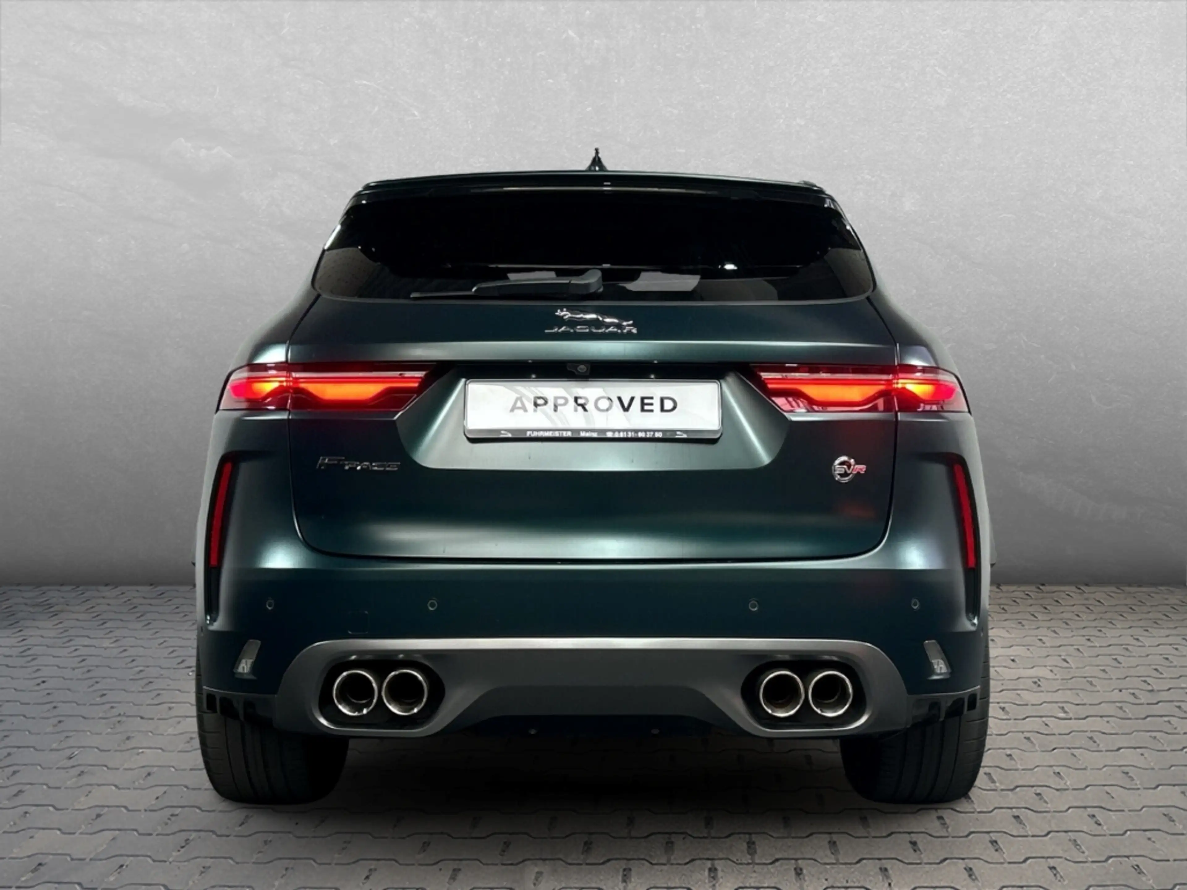 Jaguar F-Pace AWD P550 SVR Pano SVO Matt — photo 7
