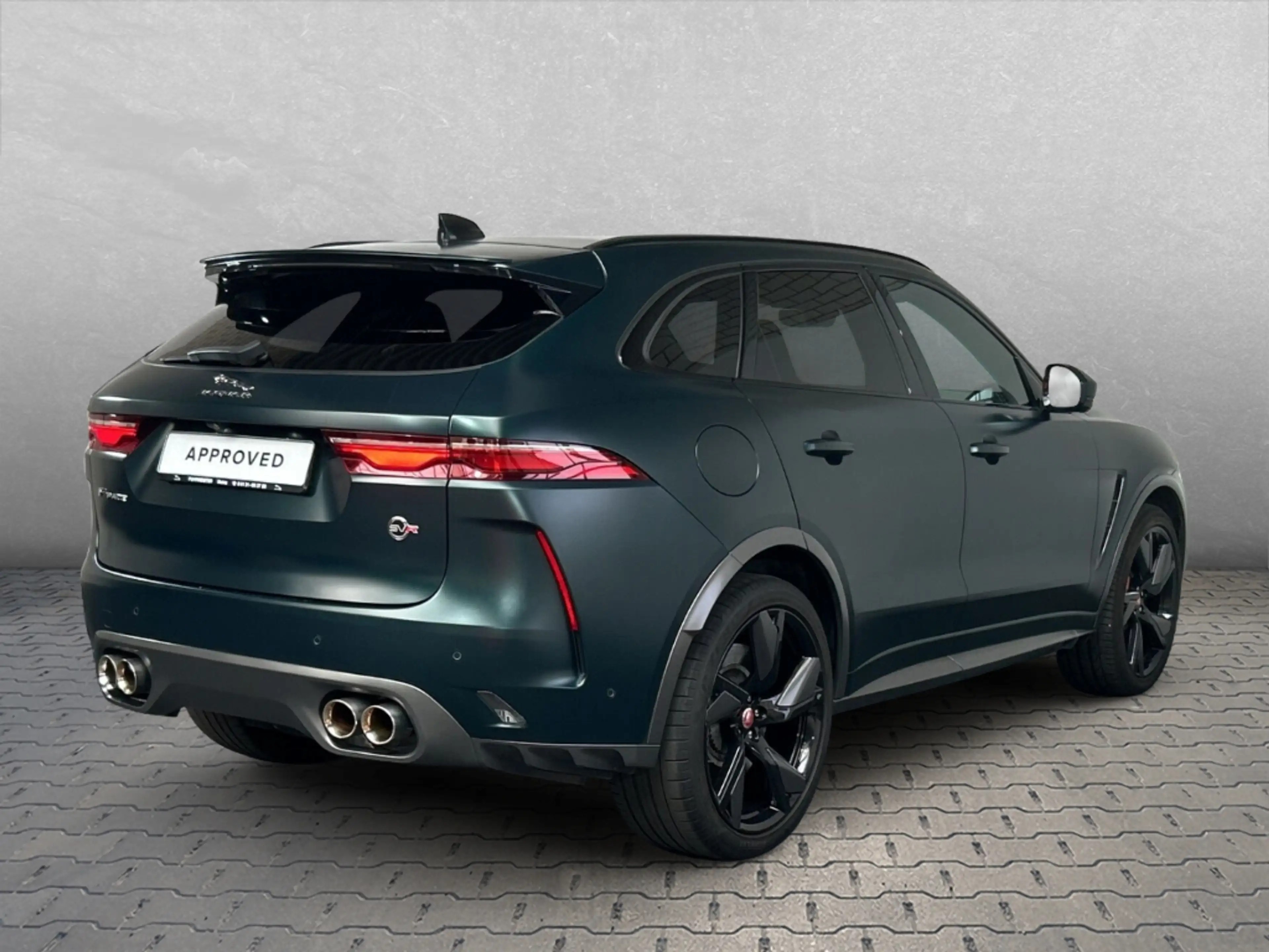 Jaguar F-Pace AWD P550 SVR Pano SVO Matt — photo 2