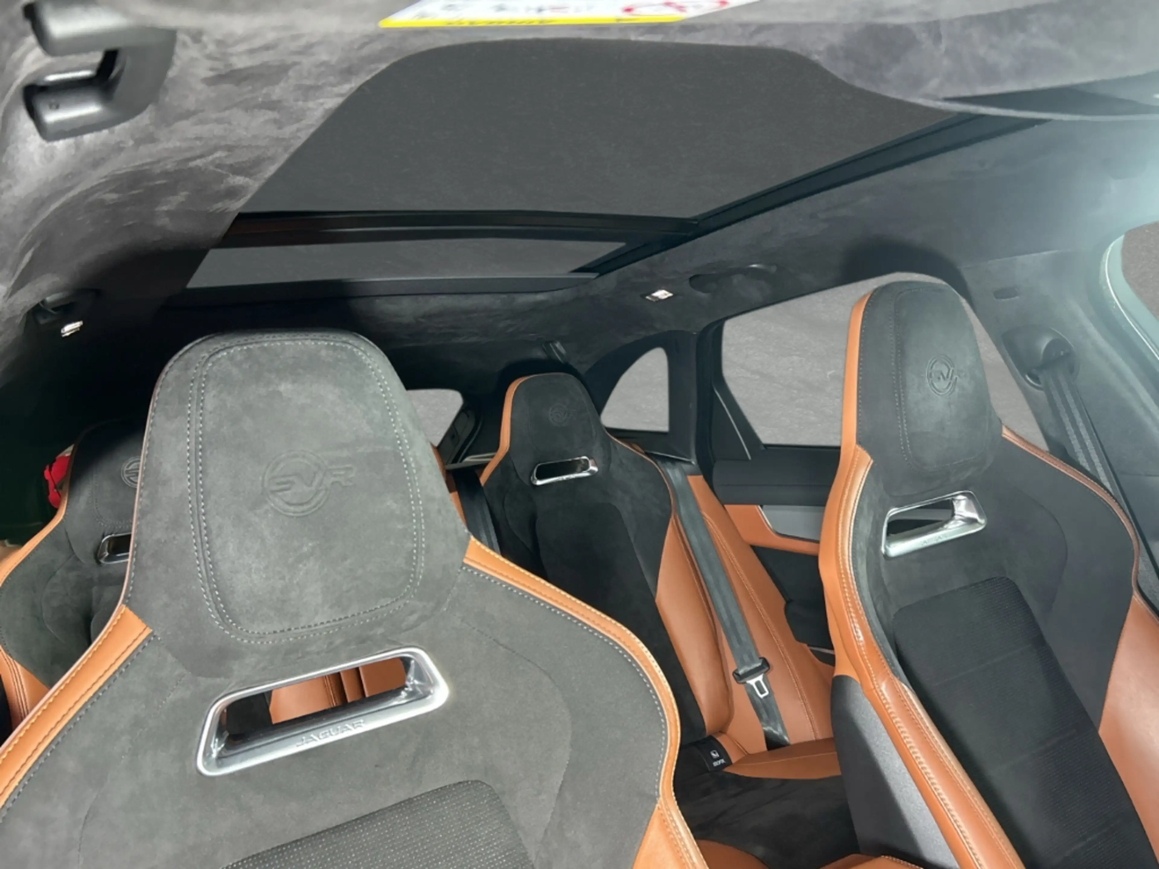 Jaguar F-Pace AWD P550 SVR Pano SVO Matt — photo 14