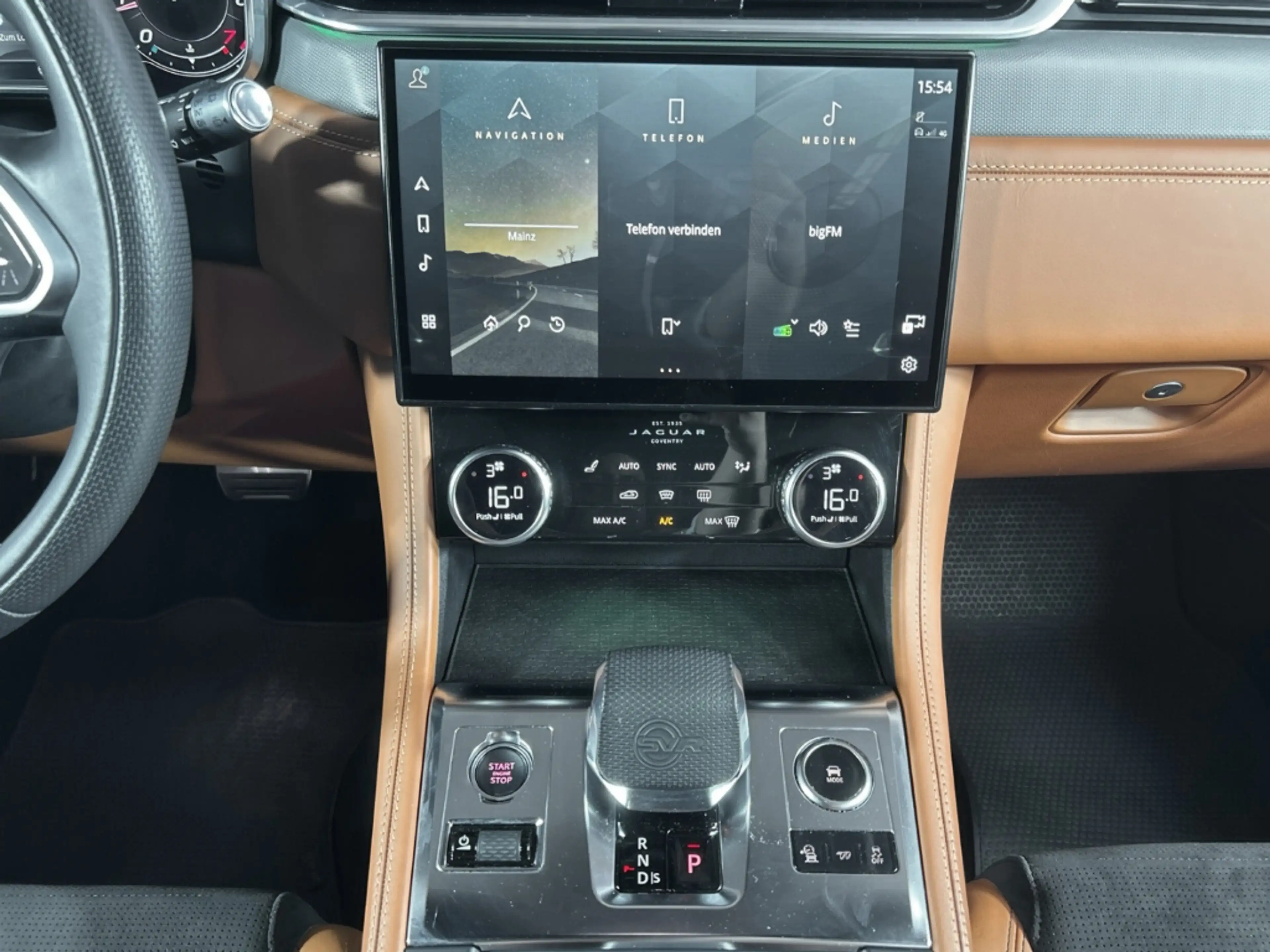 Jaguar F-Pace AWD P550 SVR Pano SVO Matt — photo 13