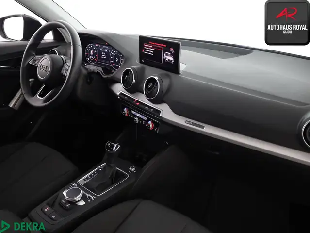 Audi Q2 view 10
