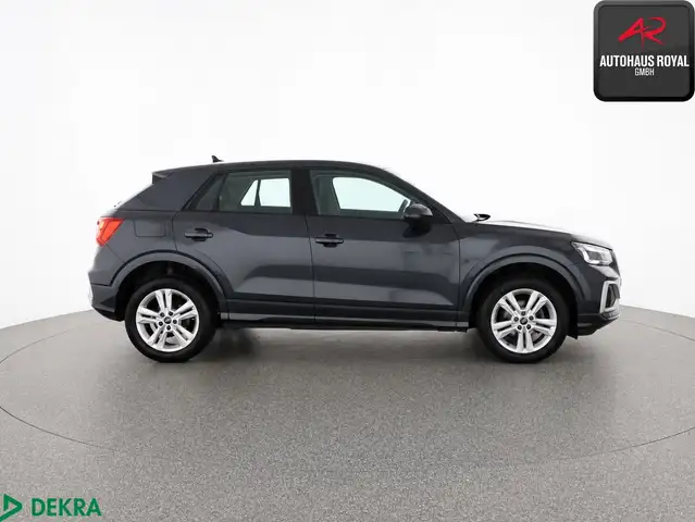 Audi Q2 view 6