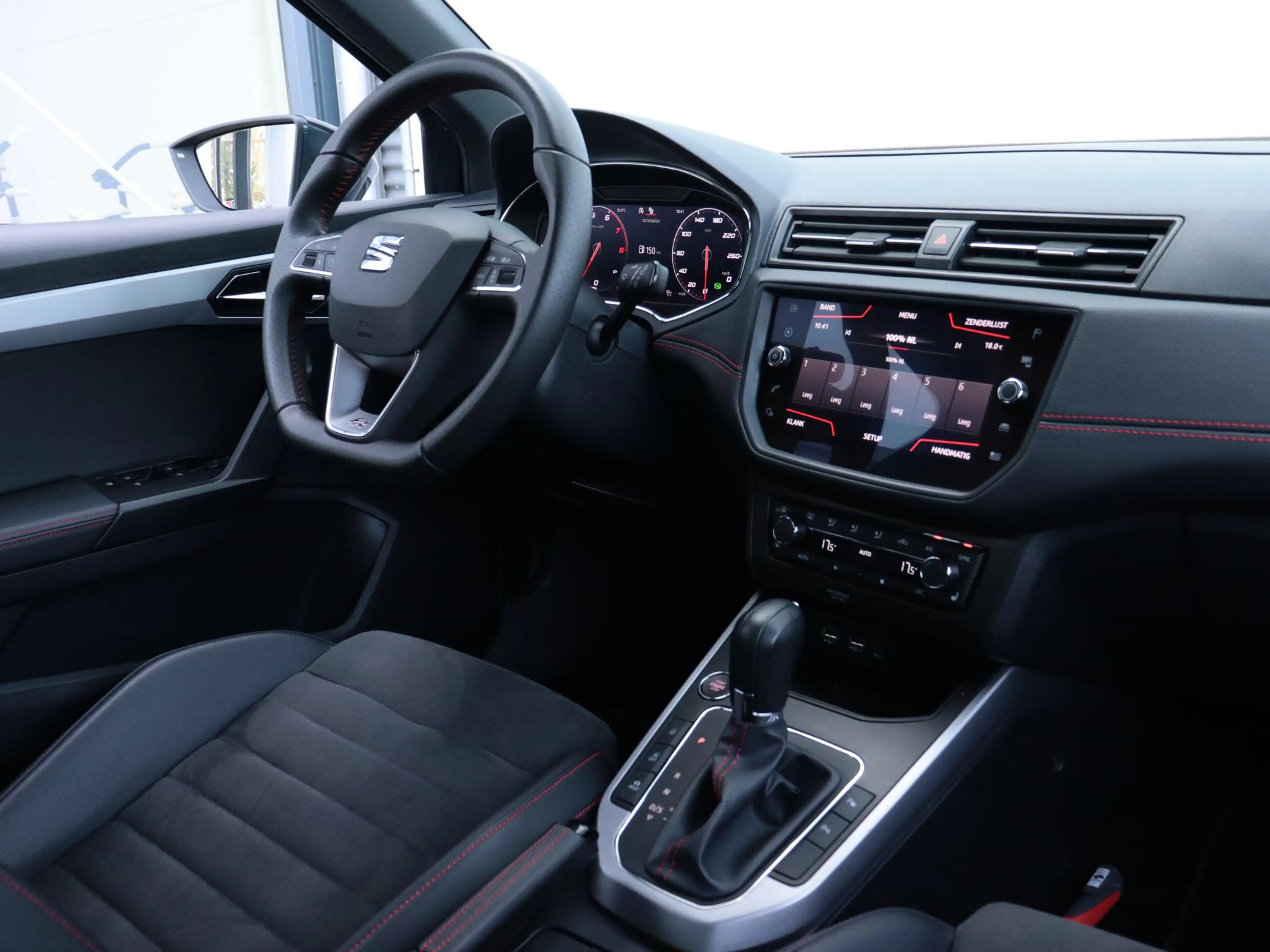 SEAT Arona 1.0 TSI FR Limited Edition | Keyless | Camera | AC — photo 14