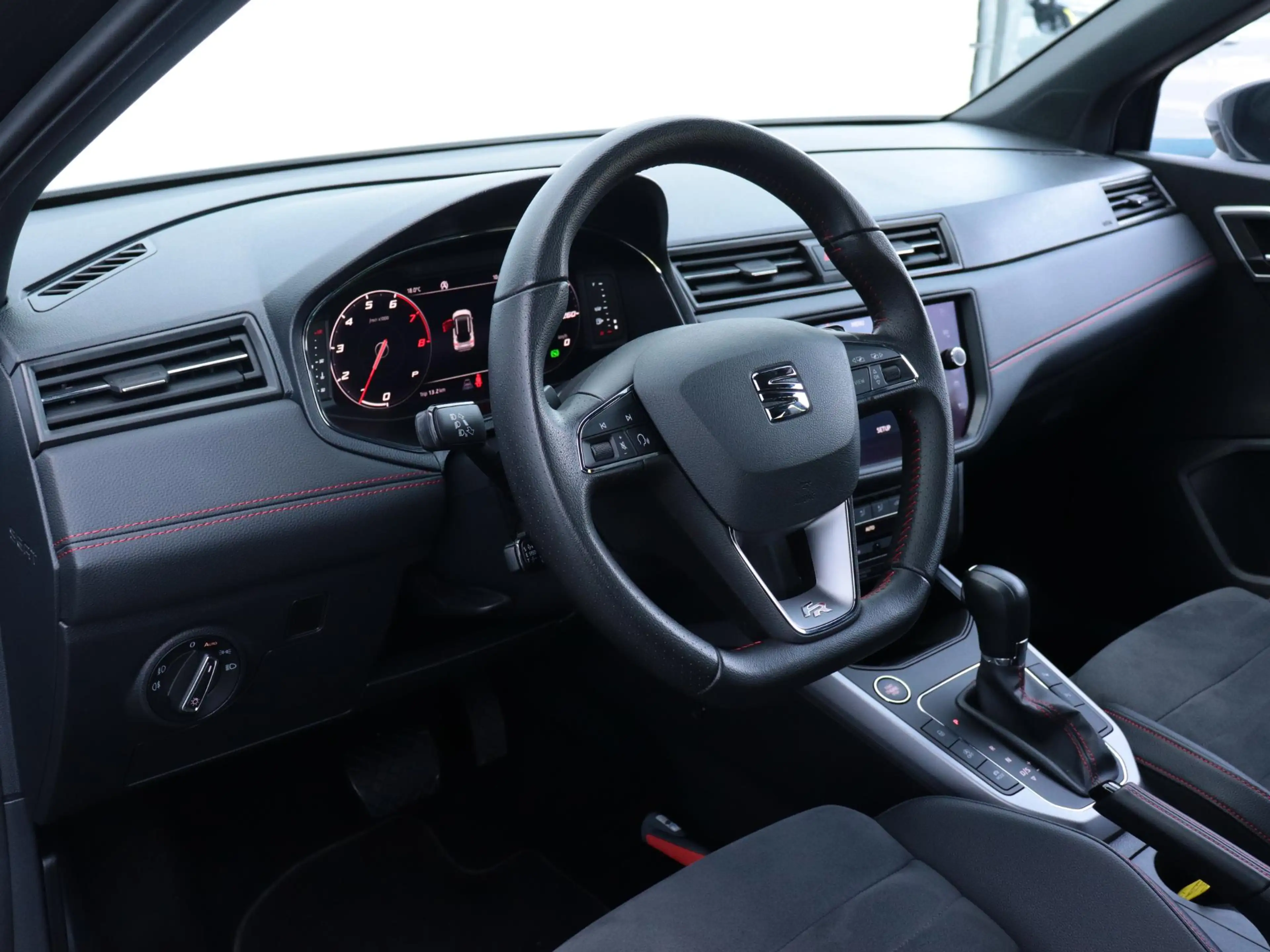 SEAT Arona 1.0 TSI FR Limited Edition | Keyless | Camera | AC — photo 11