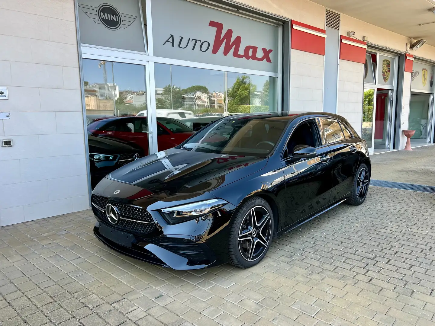 Mercedes-Benz A 180 d AMG Line Premium auto Motore 2000 Mercedes Negro - 1