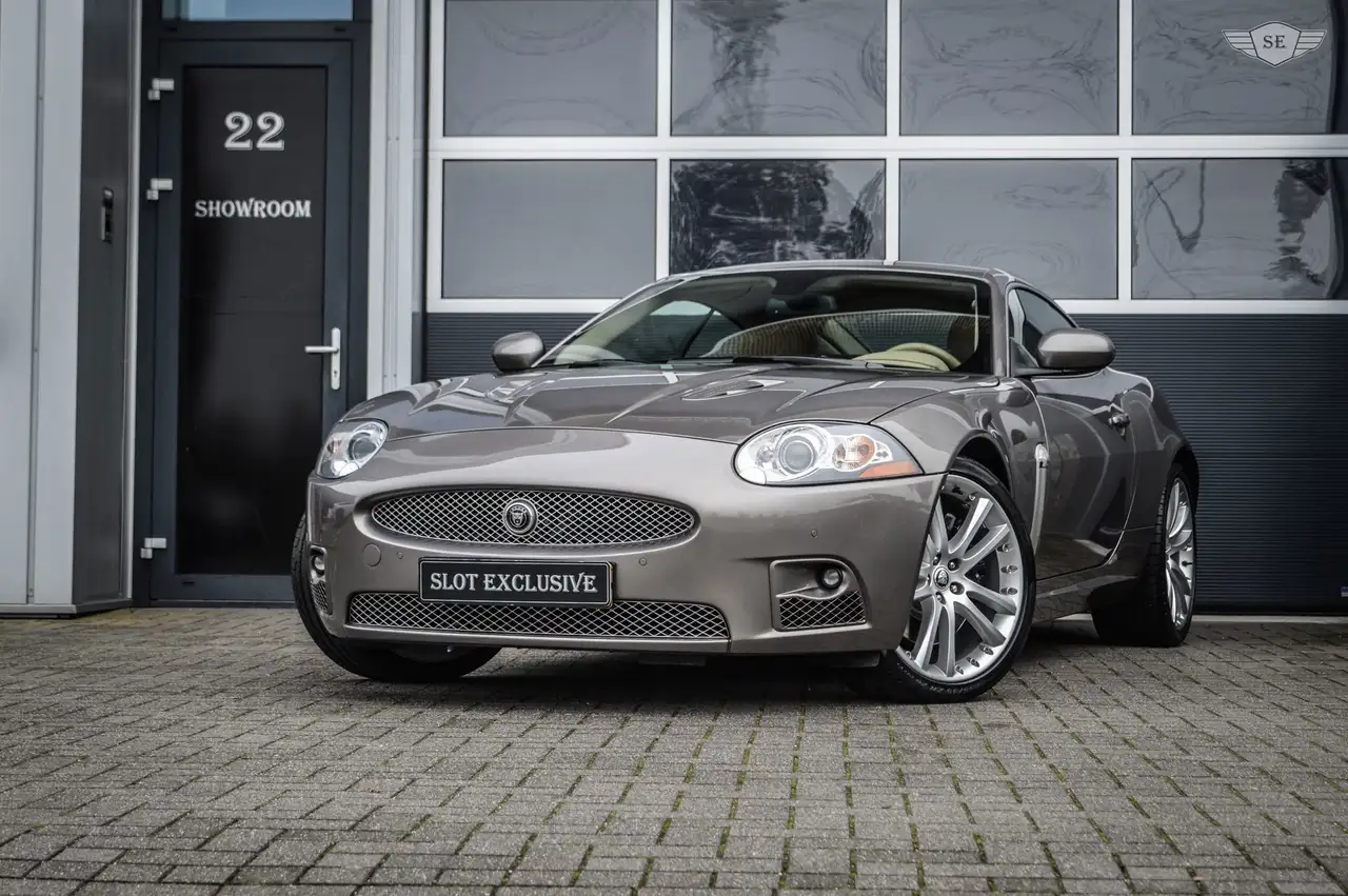 Jaguar XKR