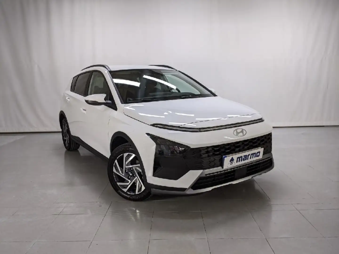Hyundai BAYON MAXX 1.0 TGDI 100CV MICROHIBRIDO Blanco - 1