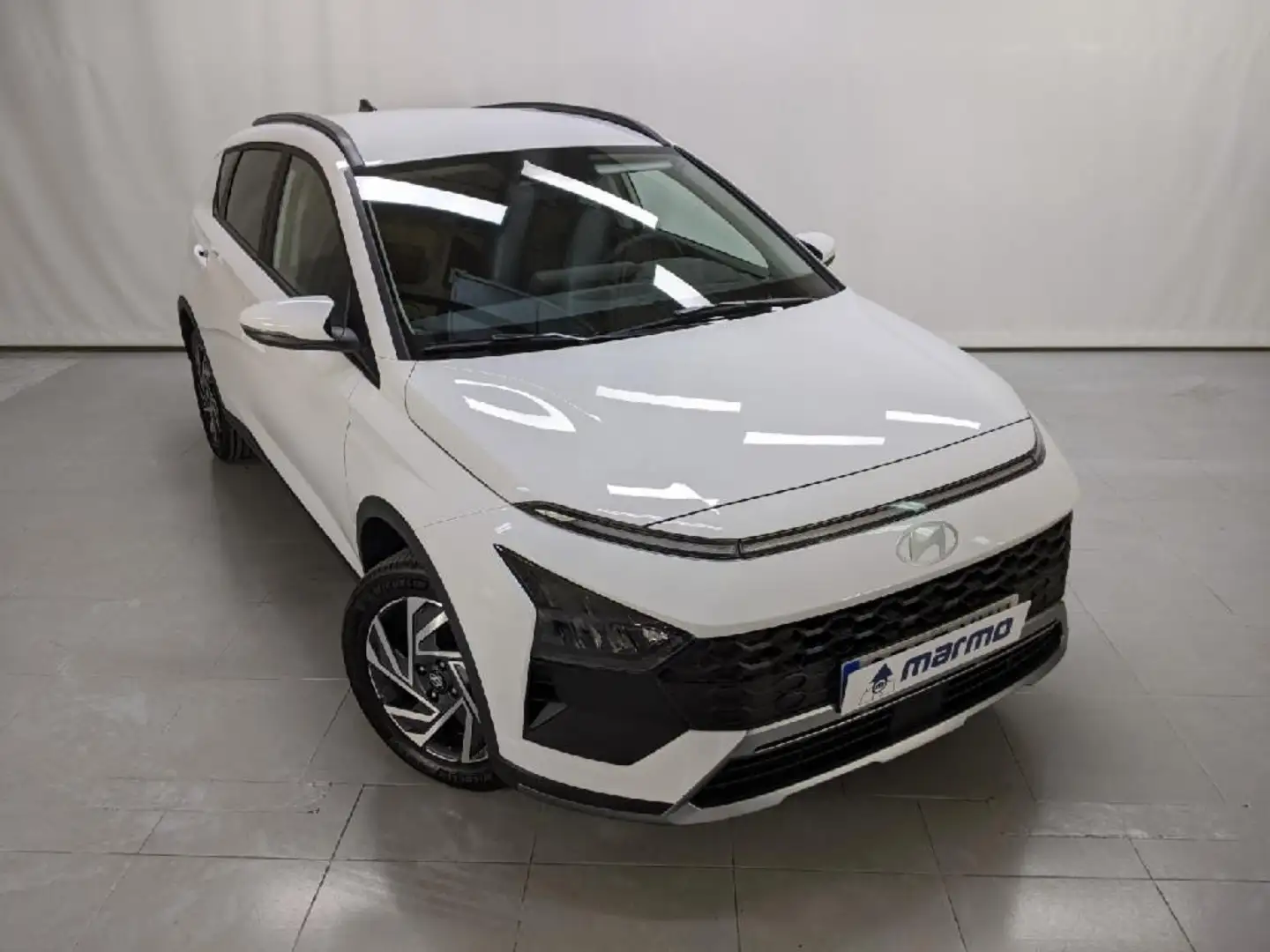 Hyundai BAYON MAXX 1.0 TGDI 100CV MICROHIBRIDO Blanco - 2