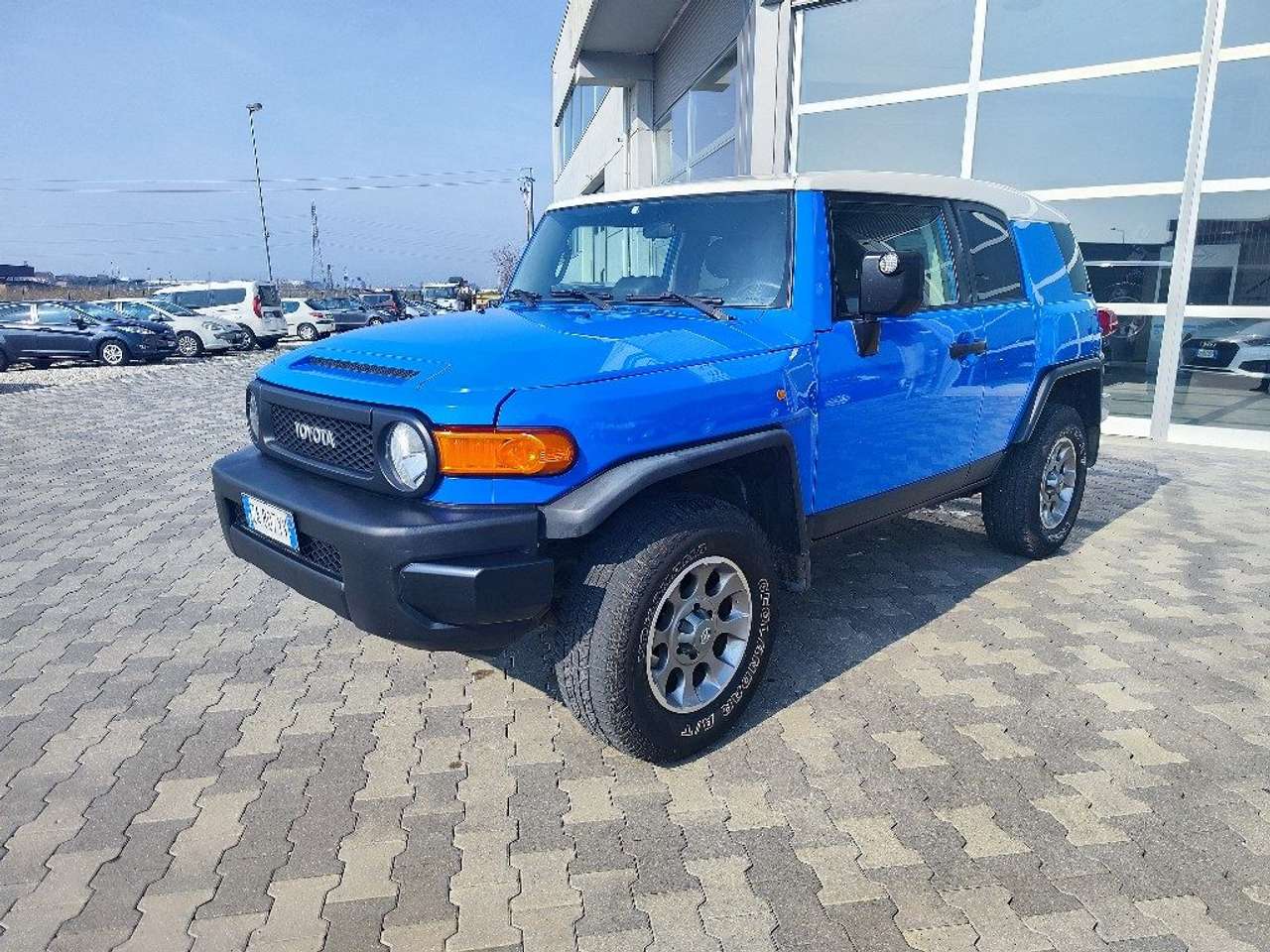 Toyota FJ Cruiser 4.0 V6 A/T GPL 4WD Inseribili