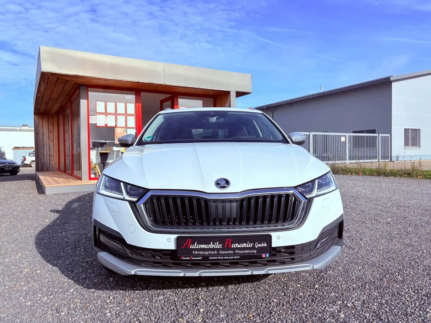 Skoda Octavia Combi Scout First Edition 4x4 DAB HUD Weiß - 2