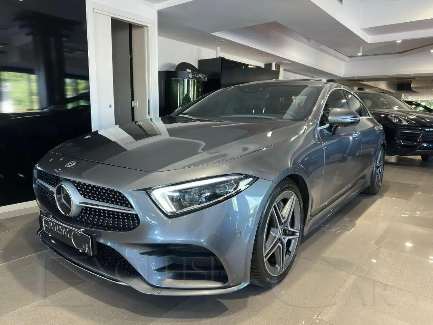 Mercedes-Benz CLS 350 d 4Matic Auto Premium Plus Grijs - 1