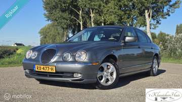 3.0 V6 Executive lage kilometerstand!