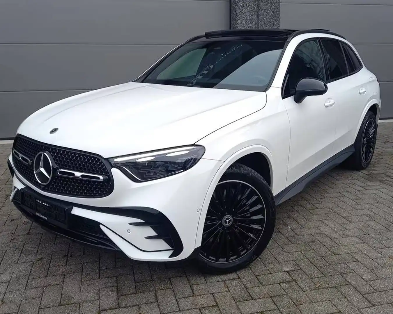 Mercedes-Benz GLC 300 300 de 4M 9G-DCT CAM360*PANO*20 Weiß - 1