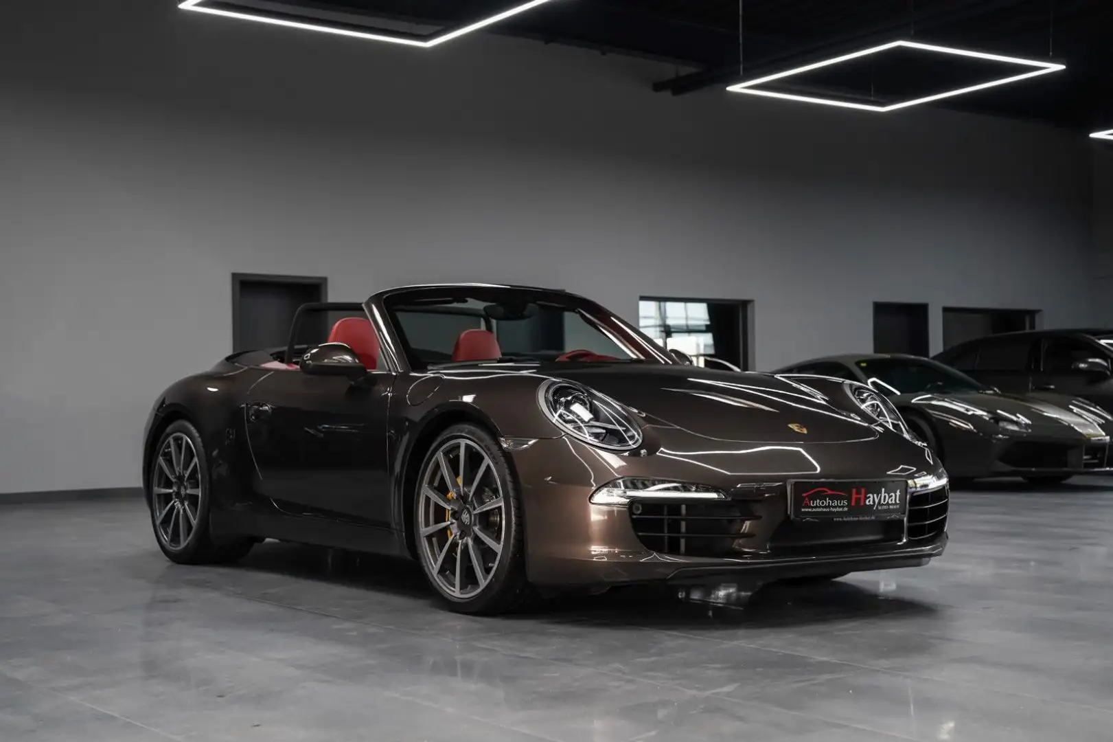 Porsche 991 Carrera S Cabrio PDCC-Chrono+PCCB-Approved Braun - 1