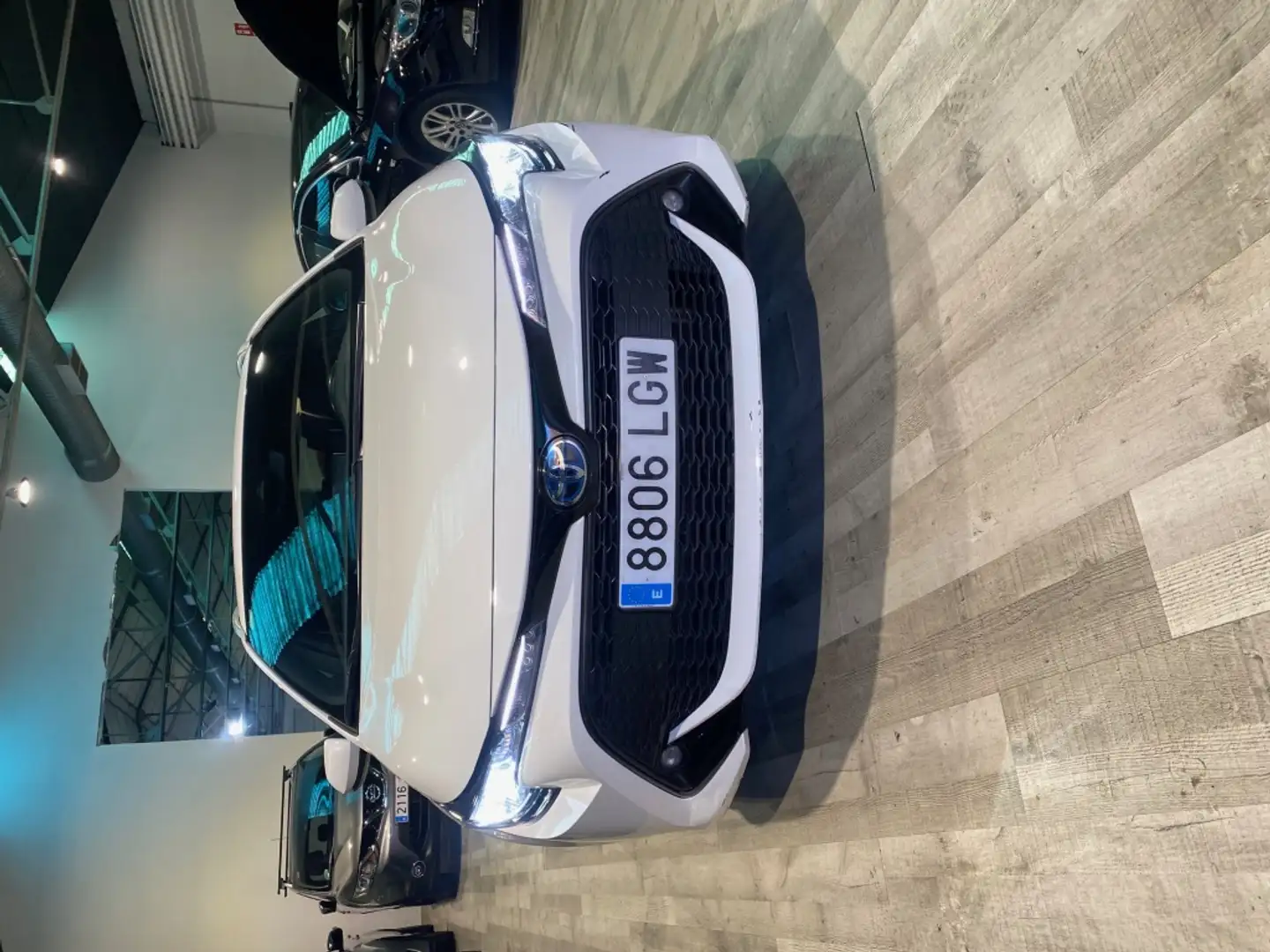 Toyota Corolla Touring Sports 125H Active Tech Wit - 2