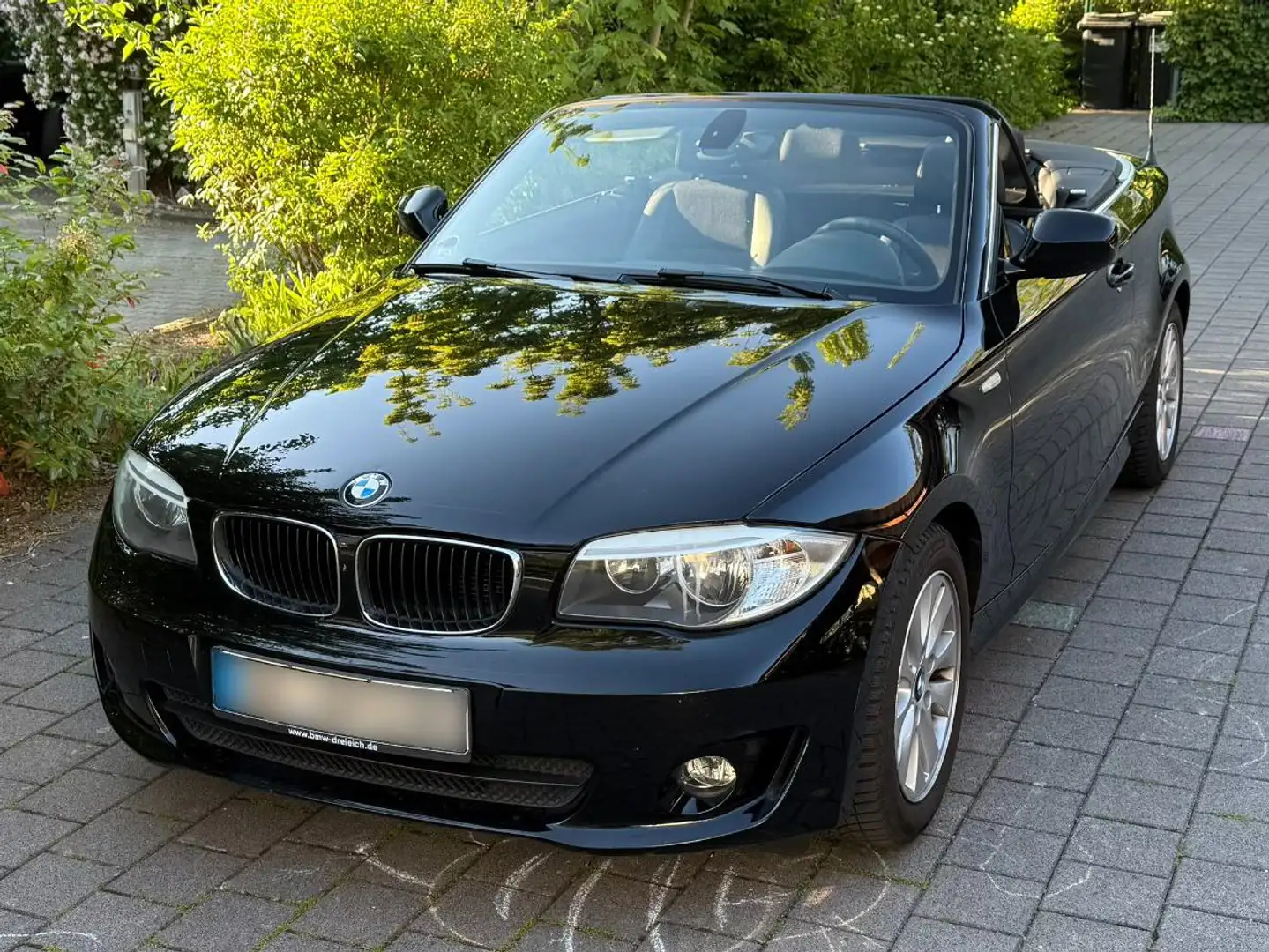 BMW 120 120i Cabrio Advantage Paket Černá - 2