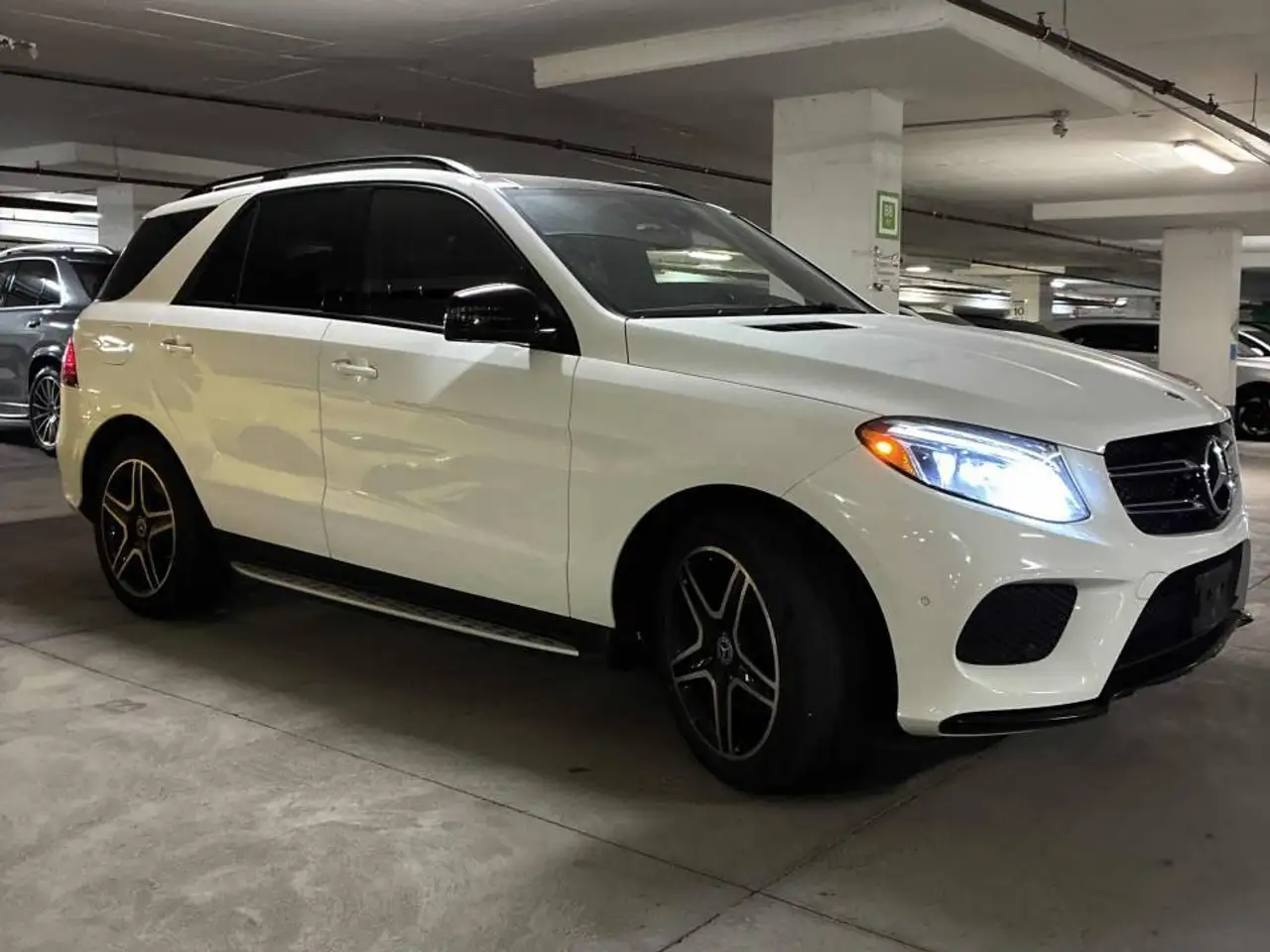Mercedes-Benz GLE снимка Mercedes-Benz GLE