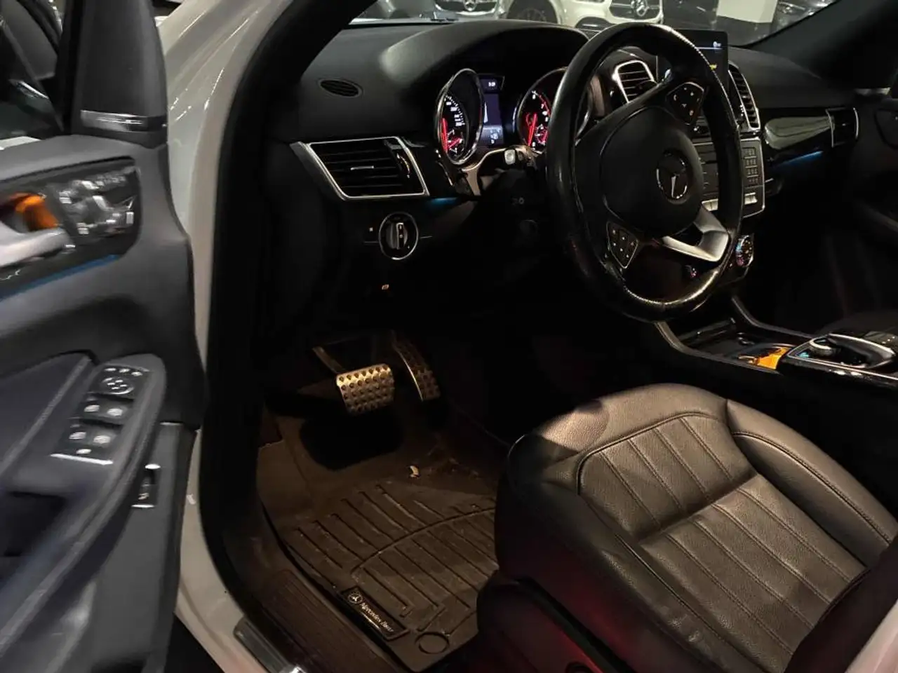 Mercedes-Benz GLE снимка Mercedes-Benz GLE