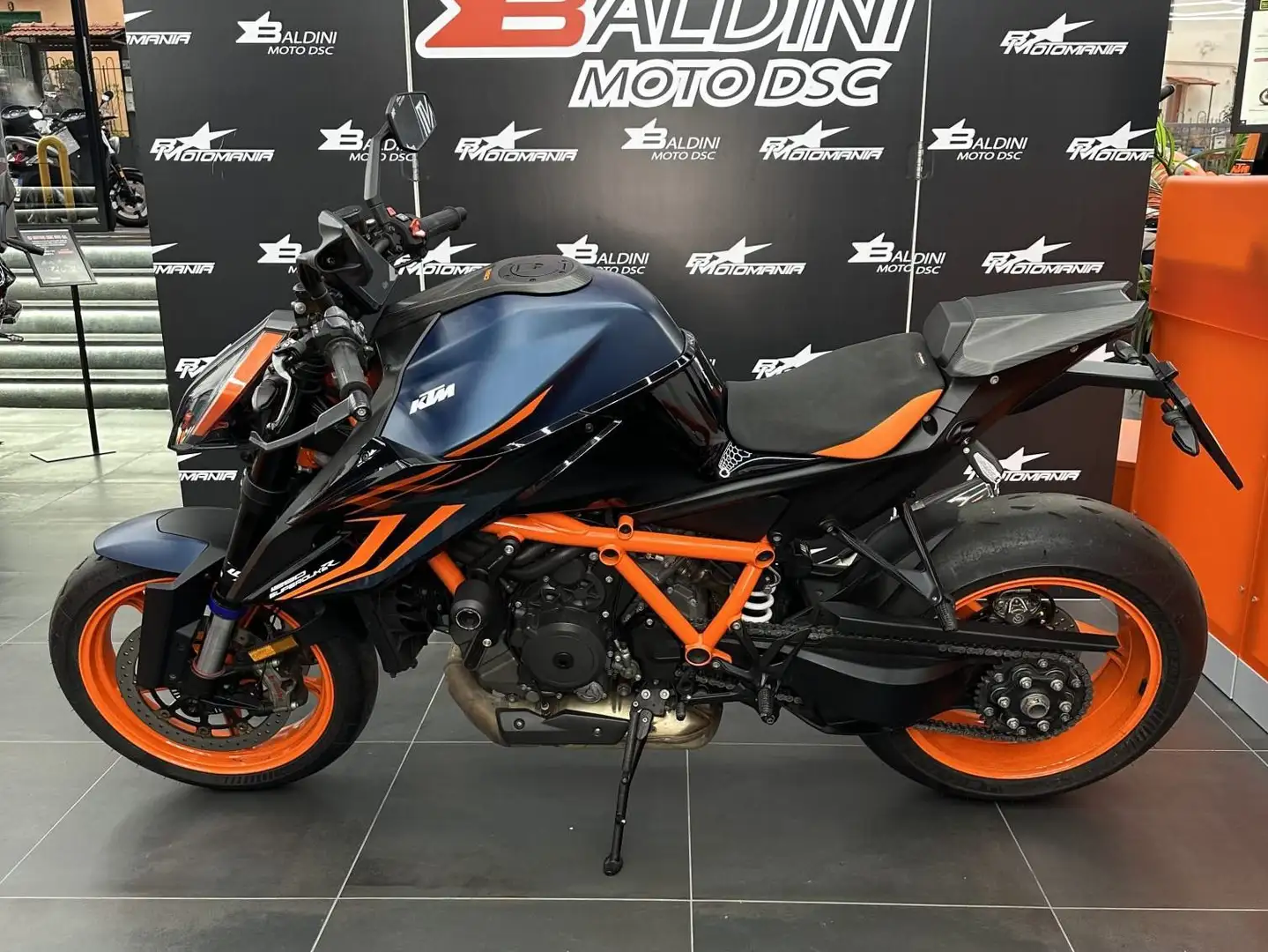 KTM 1290 Super Duke R Naranja - 2
