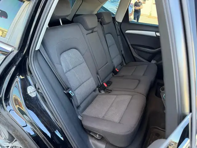 Audi Q5 view 13