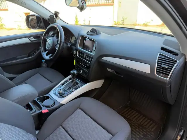 Audi Q5 view 11