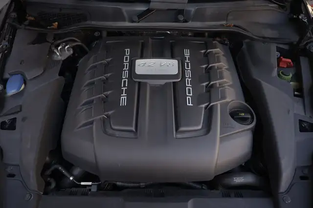 Porsche Cayenne view 21