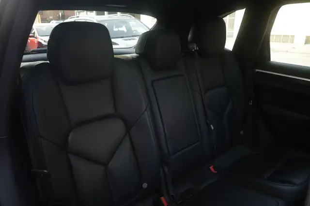 Porsche Cayenne view 15