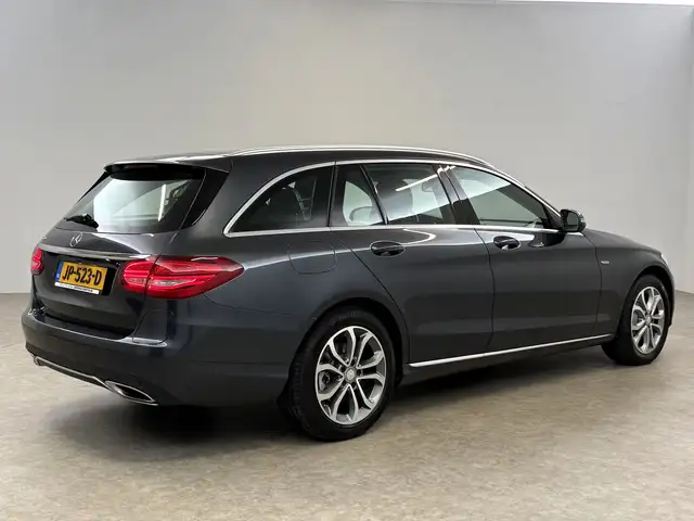 Mercedes-Benz C-Class view 11
