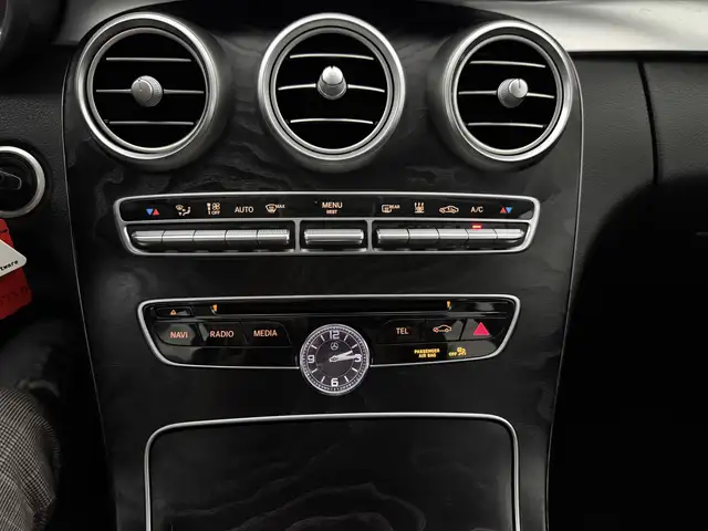 Mercedes-Benz C-Class view 28