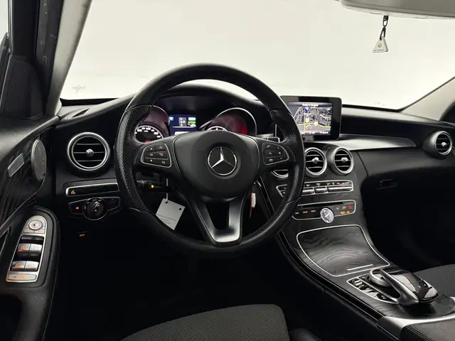 Mercedes-Benz C-Class view 22