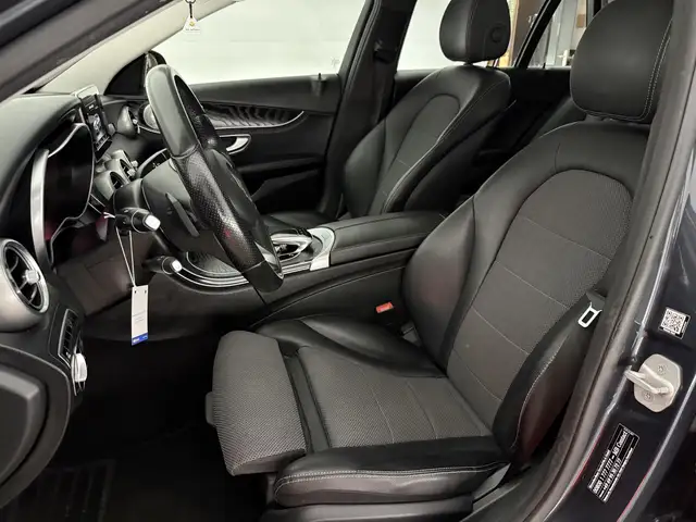 Mercedes-Benz C-Class view 14