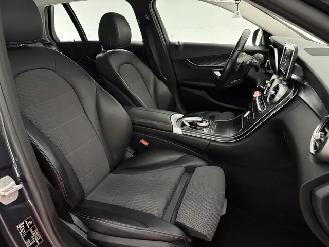 Mercedes-Benz C-Class view 15
