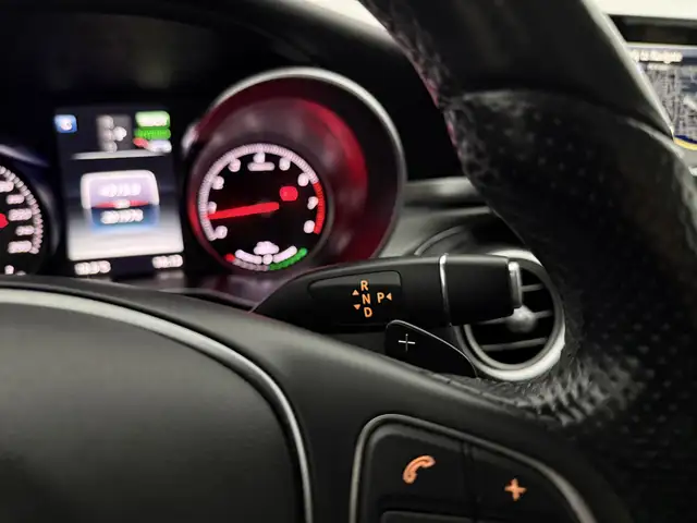 Mercedes-Benz C-Class view 27