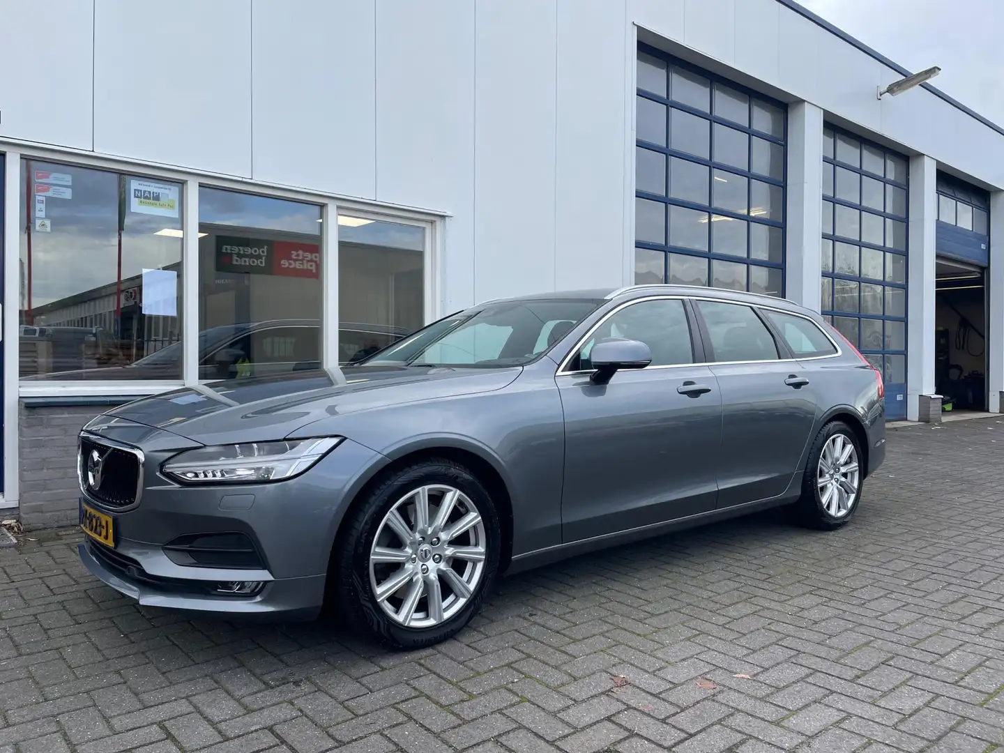 Volvo V90 2.0 T5 Momentum Gris - 2