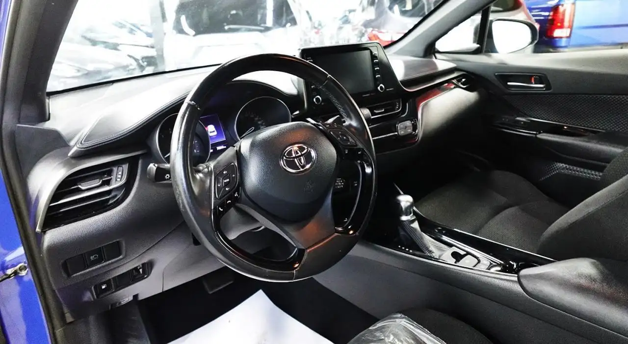 Toyota C-HR снимка Toyota C-HR