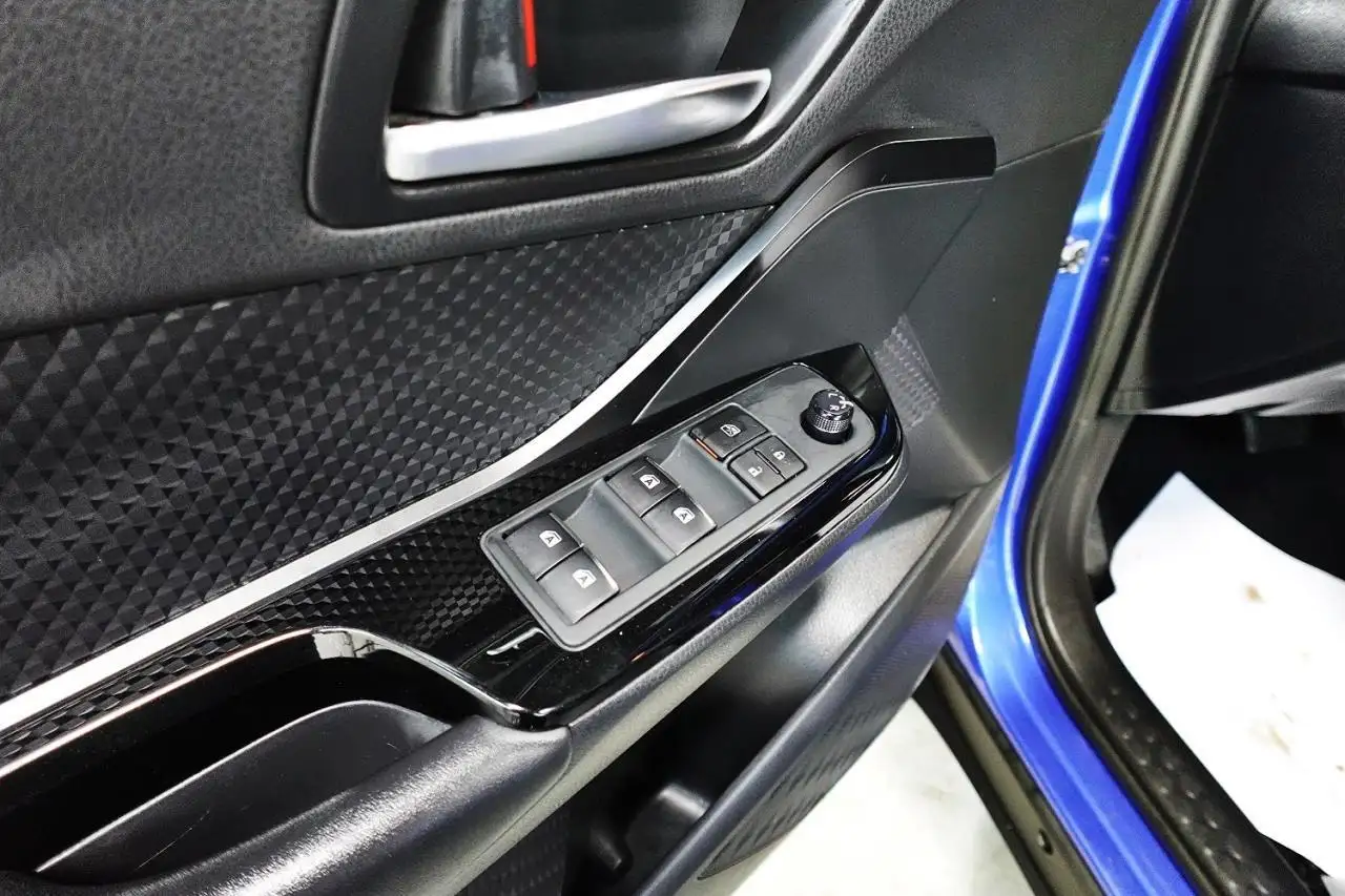 Toyota C-HR снимка Toyota C-HR