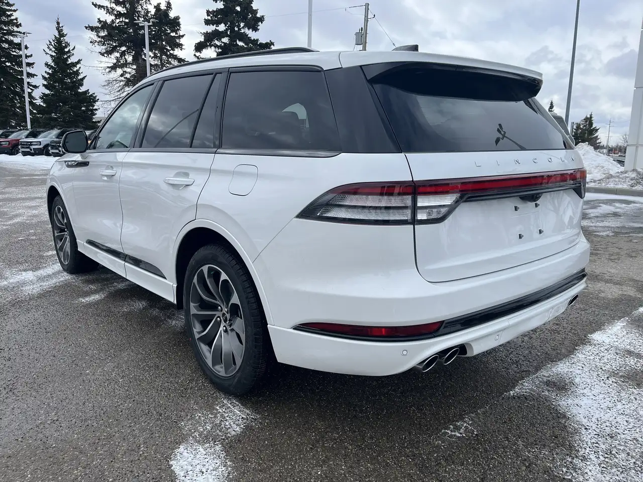 Lincoln Aviator снимка Lincoln Aviator