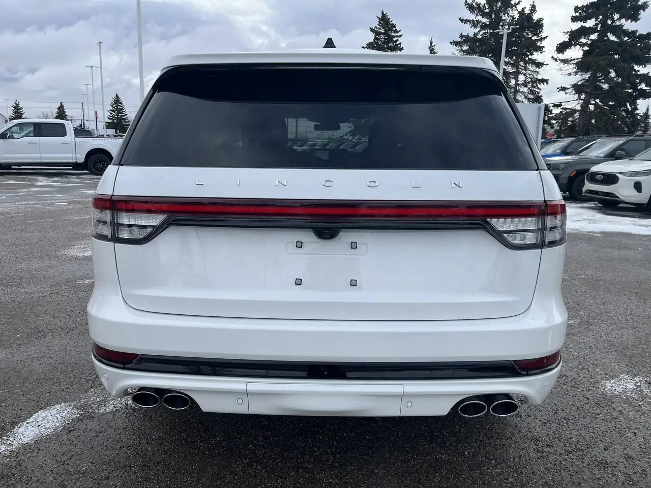 Lincoln Aviator снимка Lincoln Aviator