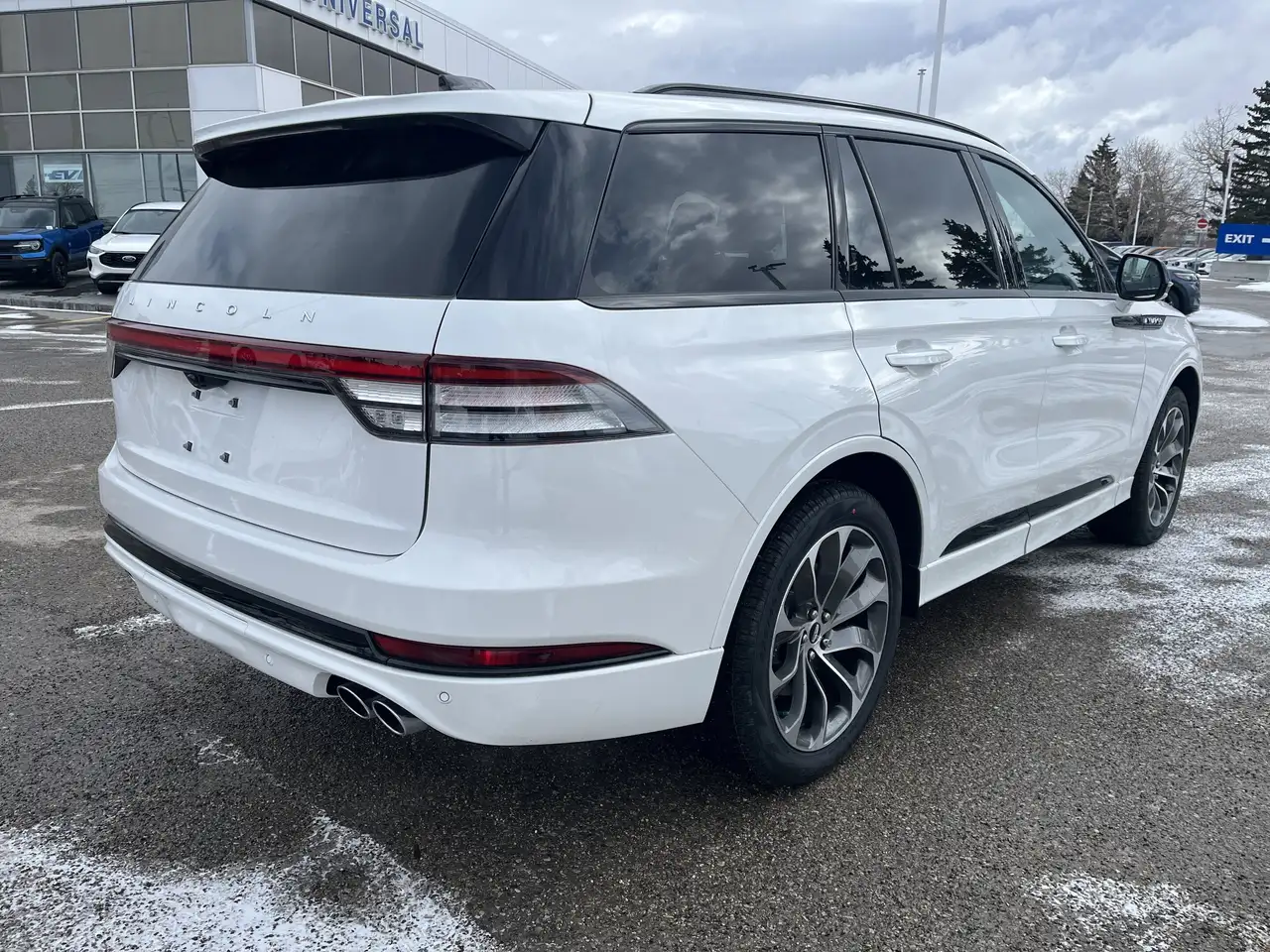Lincoln Aviator снимка Lincoln Aviator