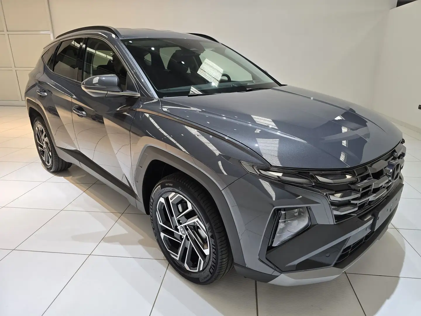 Hyundai TUCSON 1.6 HEV 2wd 239cv Exellence Auto Grau - 2