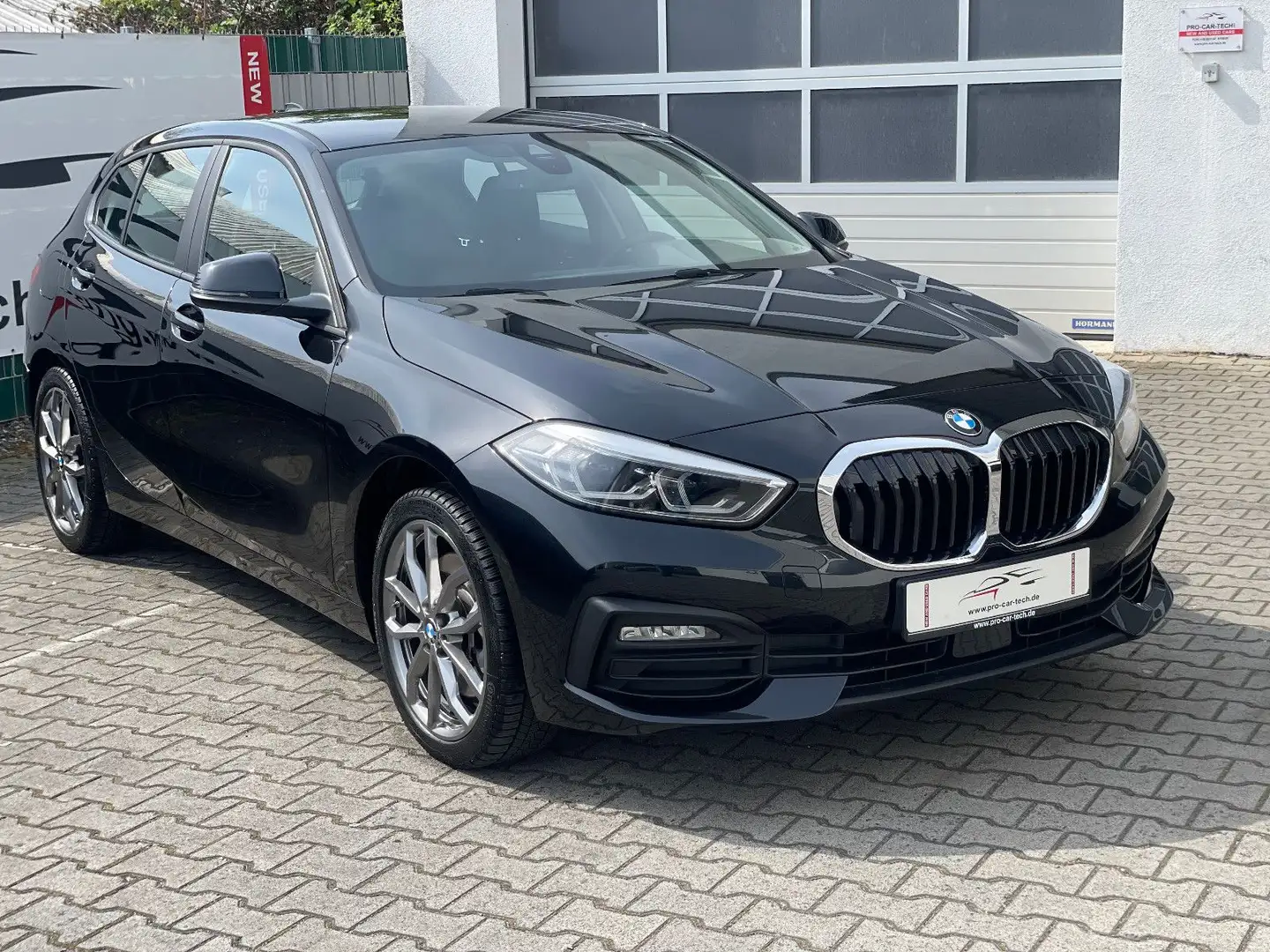 BMW 120 i Steptr.|Navi|HiFi|Lenkradhzg.|M-Alu|LED| Noir - 1
