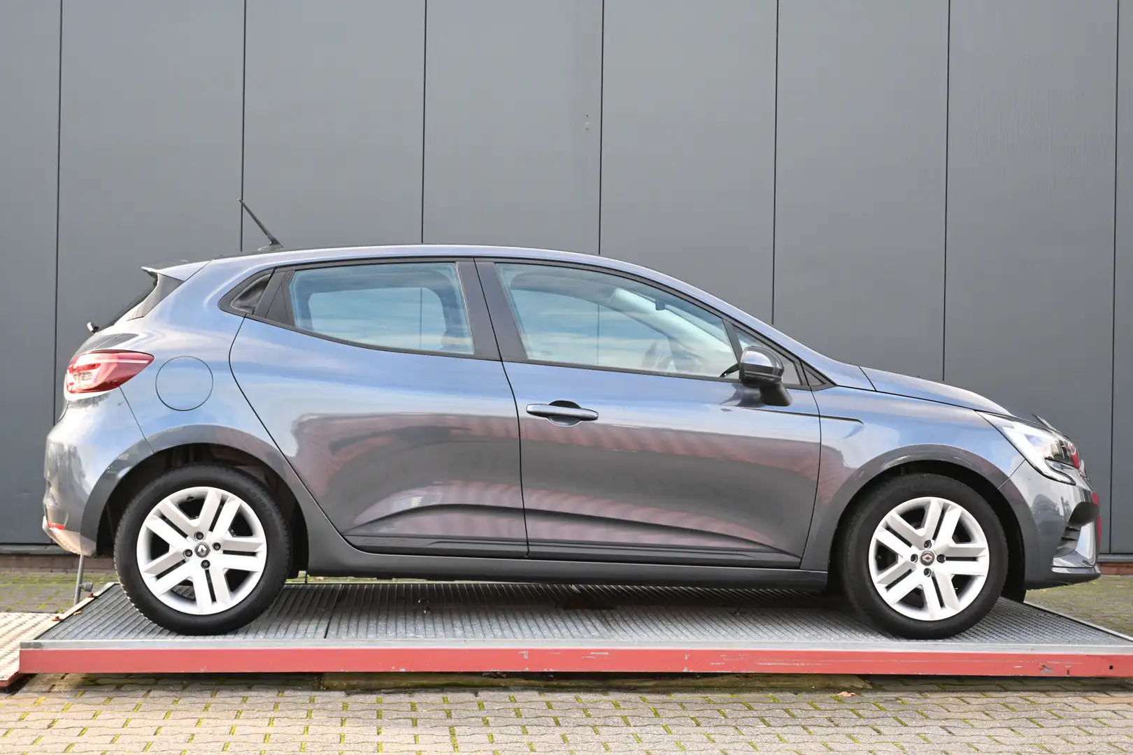 Renault Clio 1.0 TCe Zen Grijs - 2