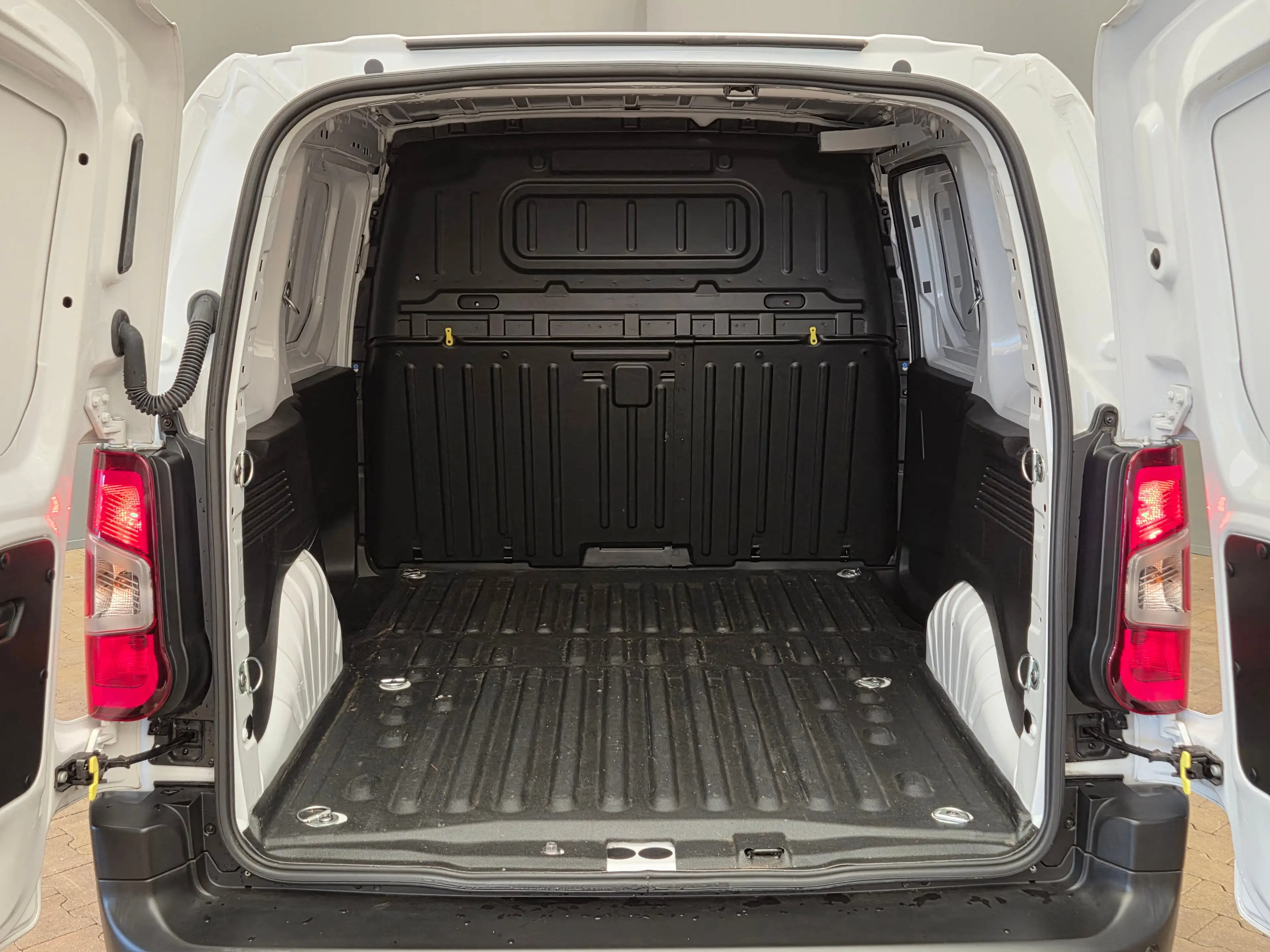 Peugeot Partner 1.5 BlueHDi 130 EAT8 S&S L1 | 2 zitplaatsen rechts — photo 9