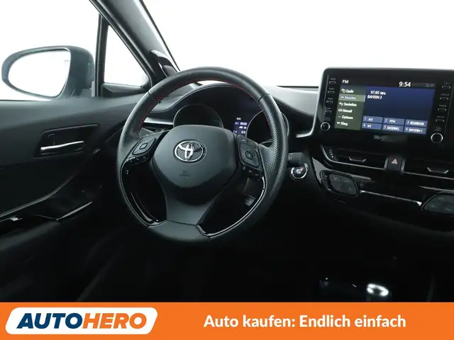 Toyota C-HR view 13
