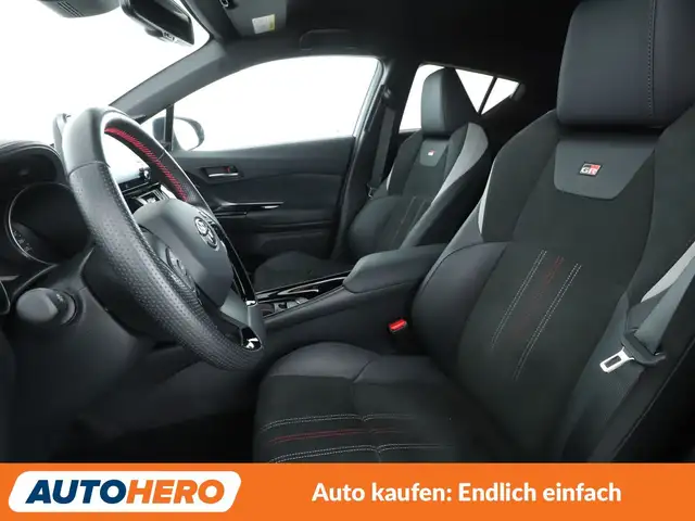 Toyota C-HR view 10
