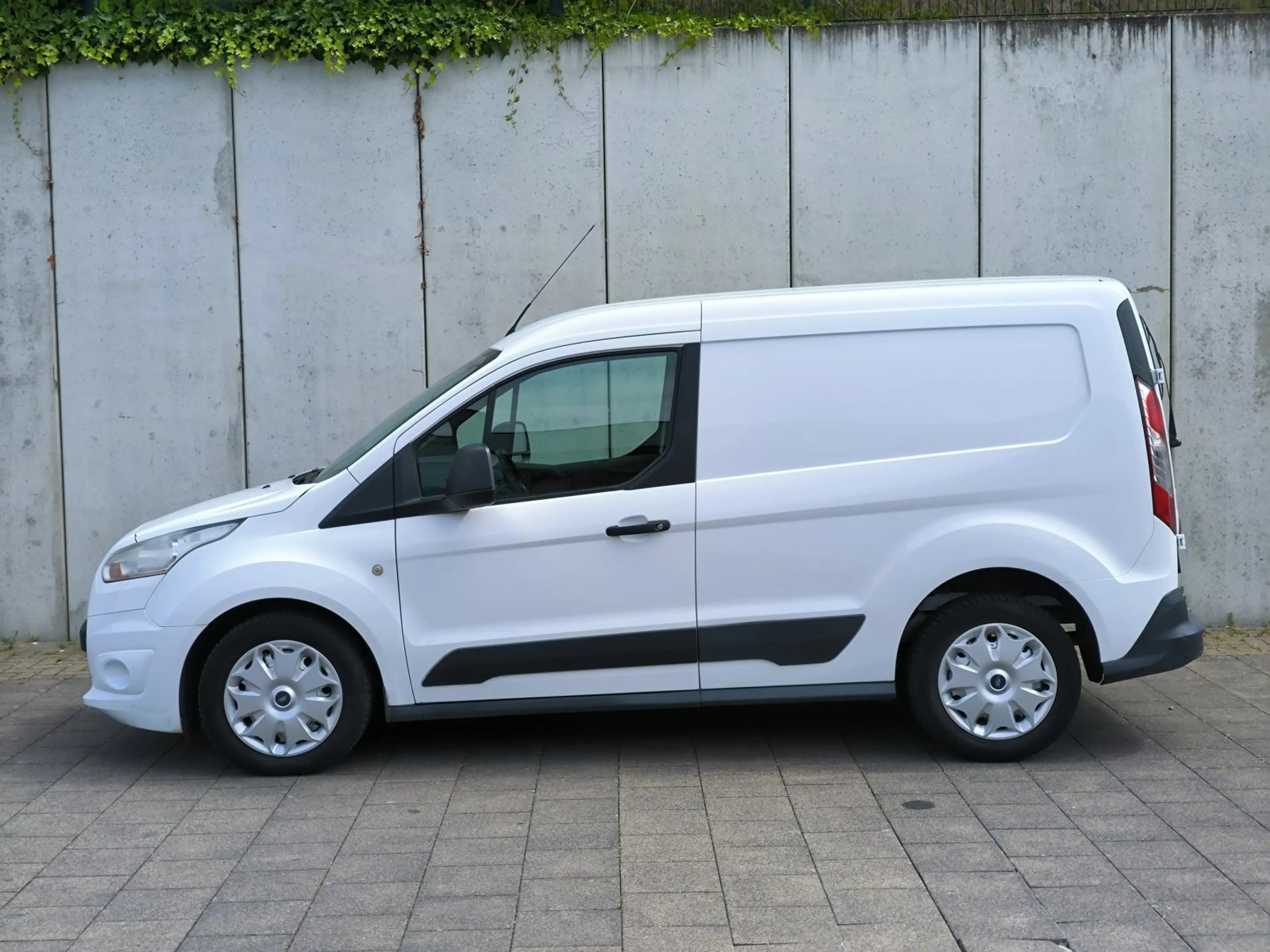 Ford Transit Connect TransitConnect L1  3Sitz TüvNeu Klima Bluetooth — photo 4