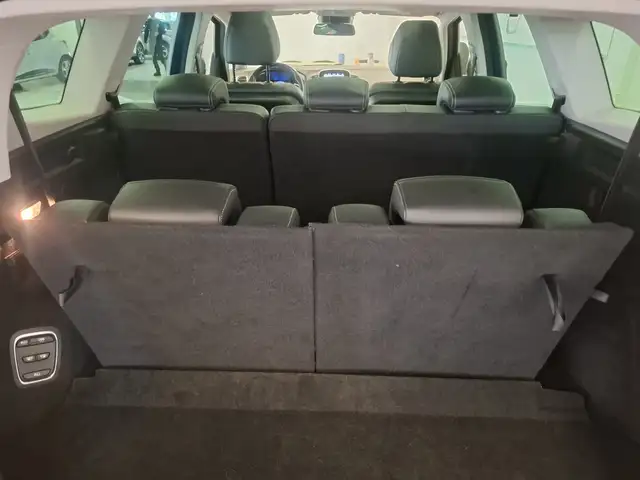 Renault Grand Scenic view 10