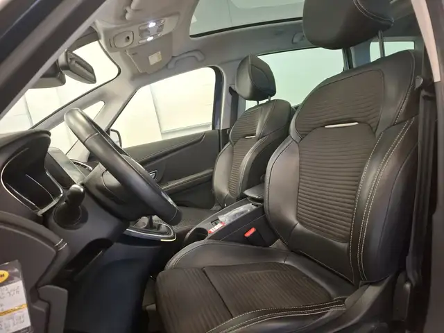 Renault Grand Scenic view 8