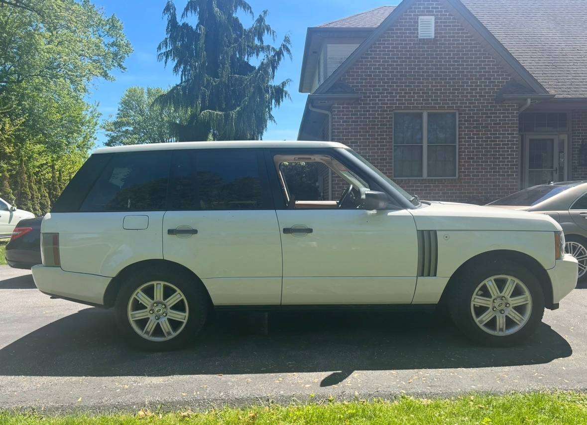 2008 Land Rover Range Rover HSE Range Rover | V8 | Safety Certified alt 3